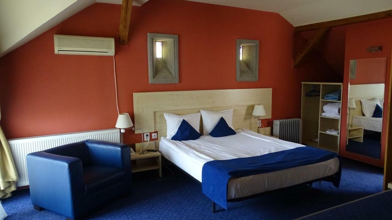 Casa Elysee Hotel Deva Eksteriør billede