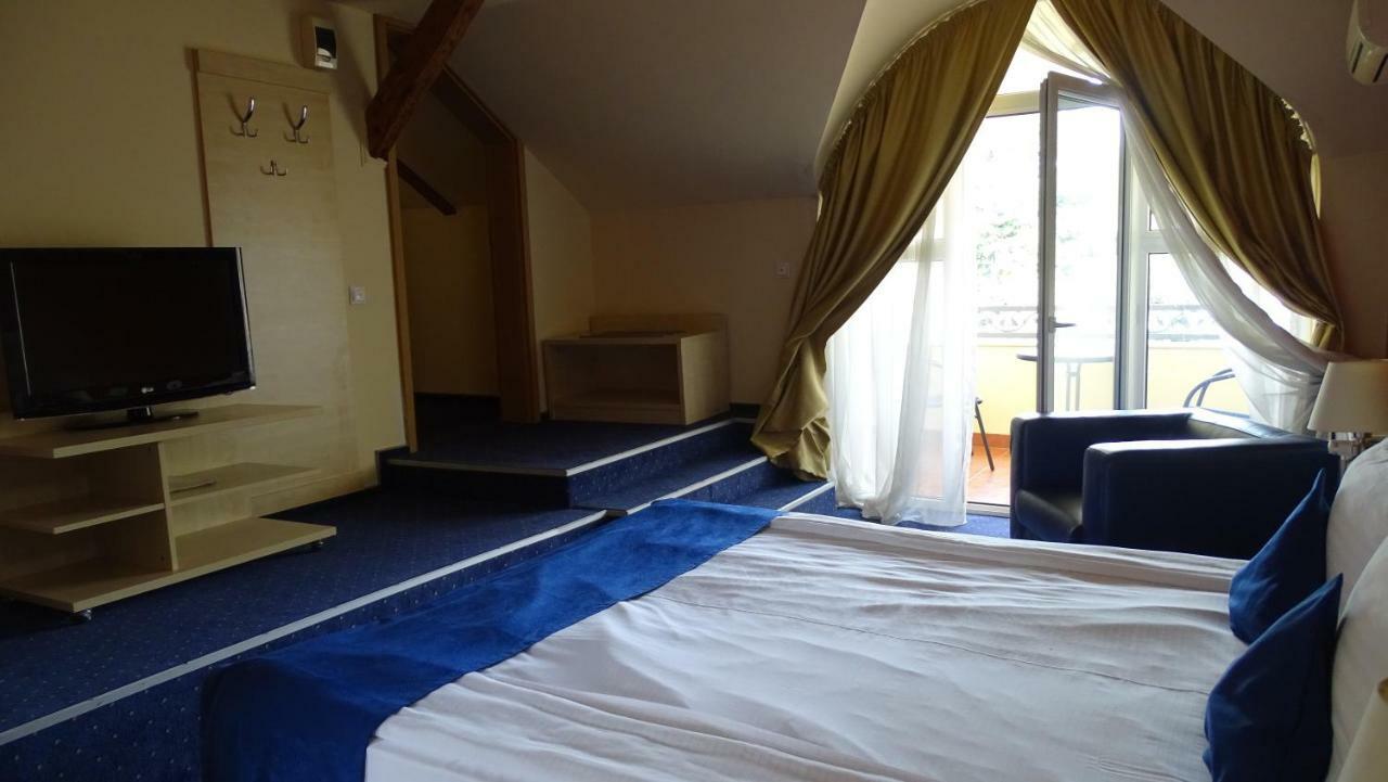 Casa Elysee Hotel Deva Eksteriør billede